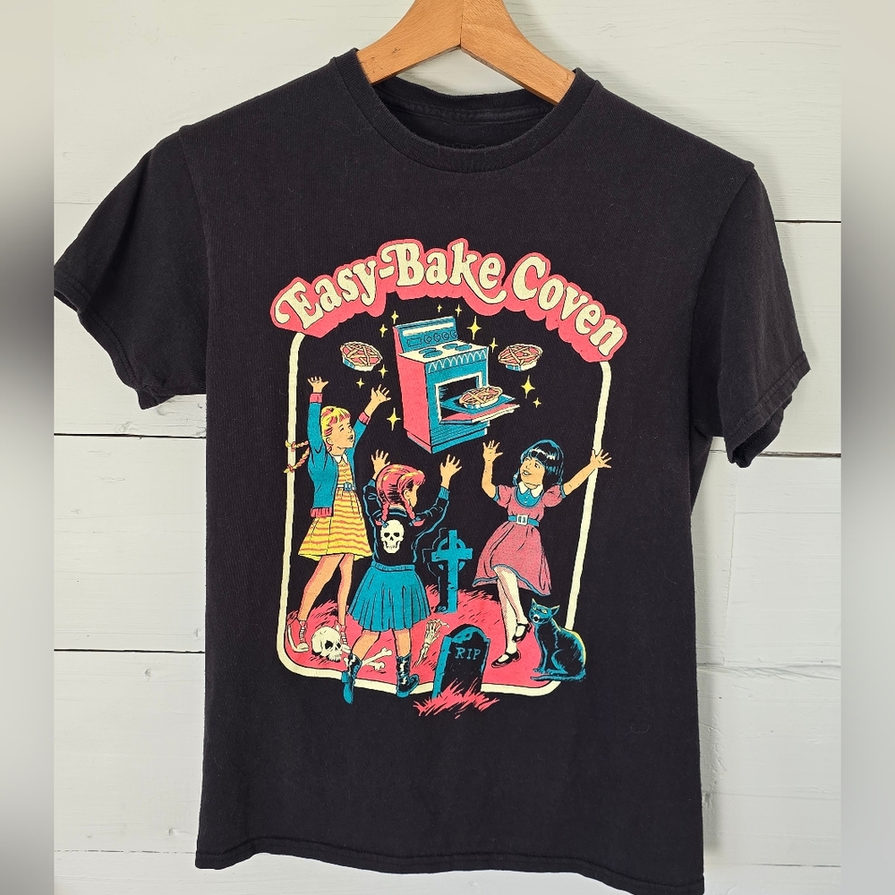 Creepy Co. Easy Bake Coven Graphic Print T-shirt Unisex Sz Small occult Witchy